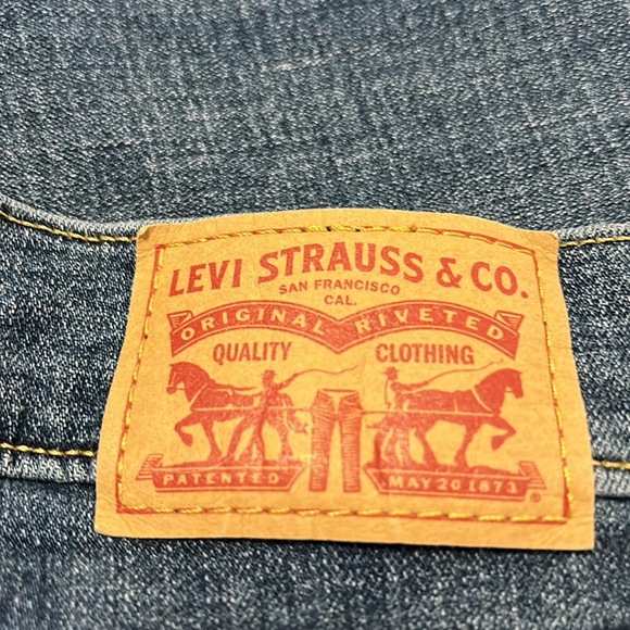 Levi Women’s Classic Bootcut Jeans - Picture 5 of 6